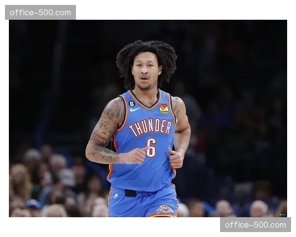 雷霆杰林威廉姆斯17+16+6 内线支柱作用凸显